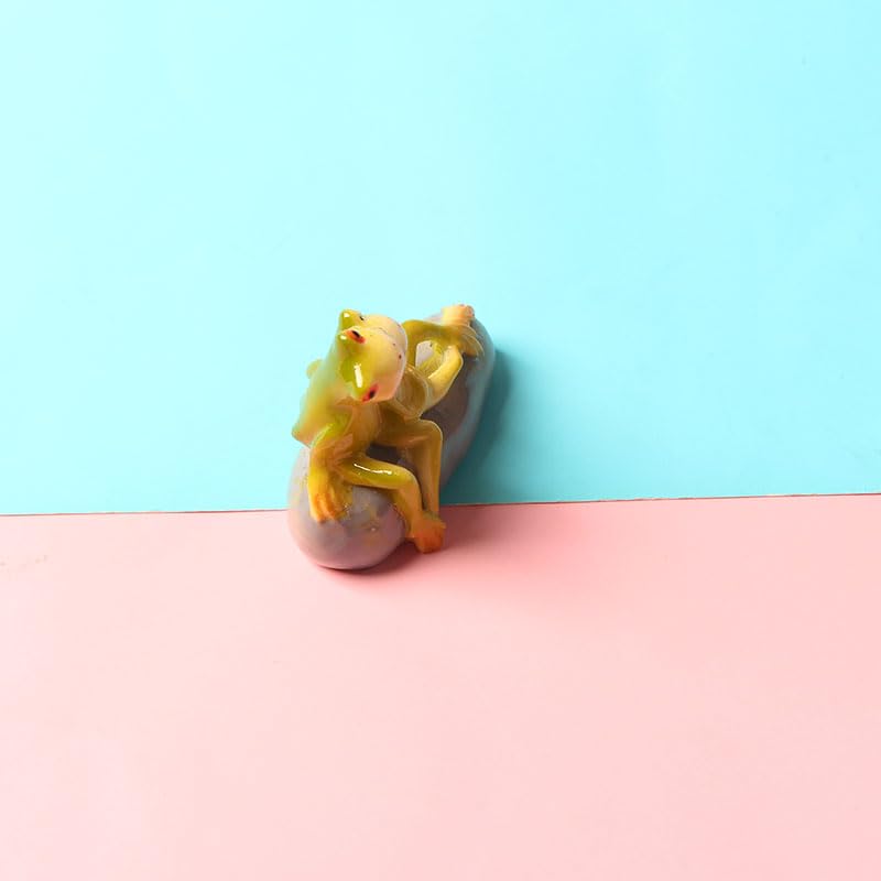 1Pc Cartoon Frog Bonsai Ornament - Creative Couple Design for Cross-Border Garden Micro Landscapes, Suitable as Succulent Planter Decor & Fish Tank Decoration, Whimsical Animal-Themed Accent
