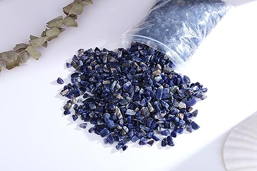 QINJIEJIE Blue Sodalite Crystals Chips Natural Stone Gravel Bulk Crushed Rocks Pieces Polished Quartz Stone 0.55Lbs Decorative Fish Tank Pebbles Vase Filler Irregular Shaped Tumbled Gemstone for Home - color: Blue Sodalite, size: 0.55 Pound