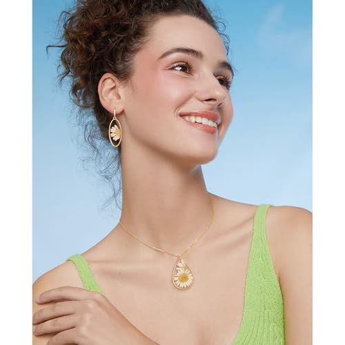 Transparent Flower Resin Charms Round Gold Edge Dried Floral Pendants Flat Round Clear Gold Foil Floral Charms for Necklace Bookmark Keychain Jewelry Making - color: Flower-8