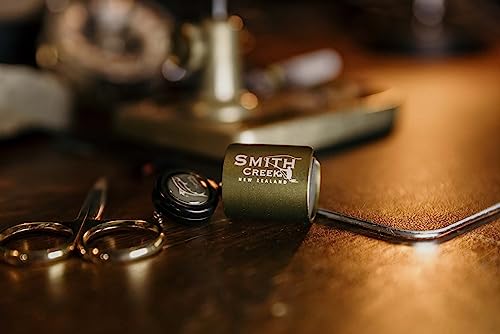 Smith Creek Rod Clip with Zinger - color: Green