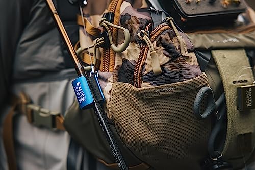 Smith Creek Rod Clip with Zinger - color: Blue