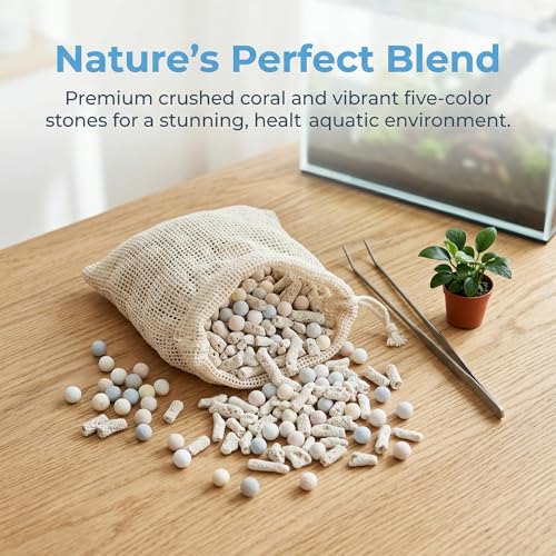 1.54lb/700g Crushed Coral for Freshwater Aquarium, Natural Fish Tank Coral Stone with 2 Mesh Bags, Aquarium Bio Filter Media Bag Reusable Aquarium Filter to Stabilize Water and Raise PH (700g)