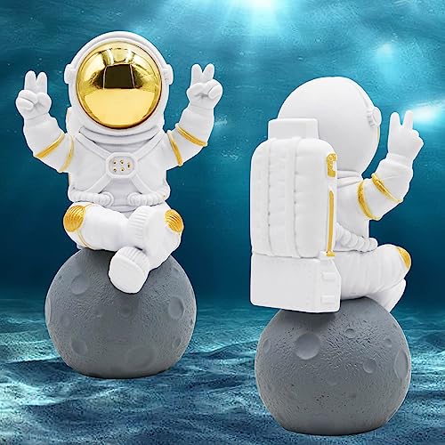 Oooct Astronaut Statue Fish Tank Decor, Resin Spaceman Small Fish Aquarium Decorations, Cute Mini Space Figure Ornament, Fish Tank Abstract Aesthetic Decorative Ornaments - color: Astronaut Statue