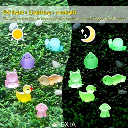 100 Pcs Luminous Mini Resin Animals 20 Types Glow in the Dark Tiny Figurines Bulk Set for DIY Garden Aquarium Micro Landscape and Party Decoration Desk Pets and Miniature Accessories