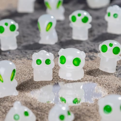 30pcs Mini Resin Alien Variety Tiny Alien Figures Miniature Little Small Animals Figurines Bulk for Micro Fairy Garden Landscape Accessories Hide Crafts Decor Aquarium