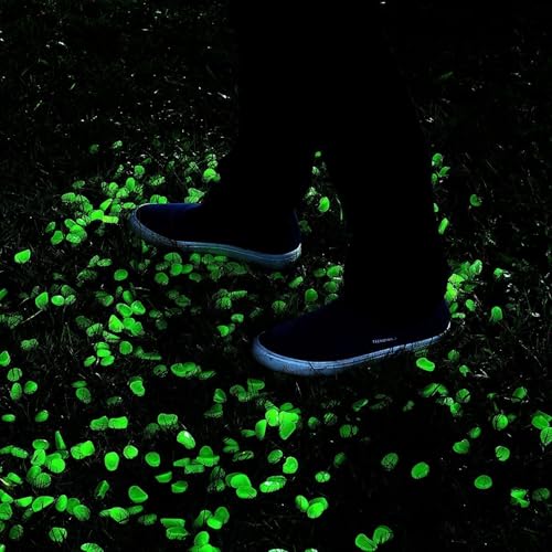 1100Pcs Glow Stones Pebbles Glow in the Dark Garden Pebbles for Walkways and Decor (Green) - color: Green, size: 1100
